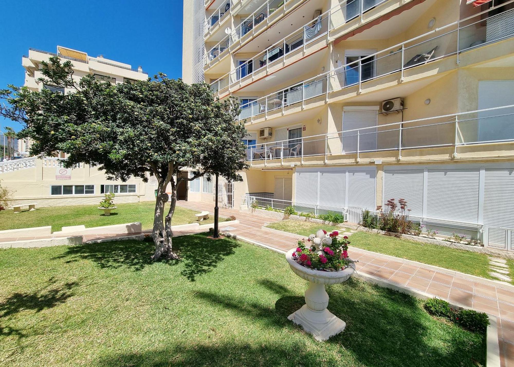 Tinoko Apartament In La Carihuela Beach Torremolinos Buitenkant foto
