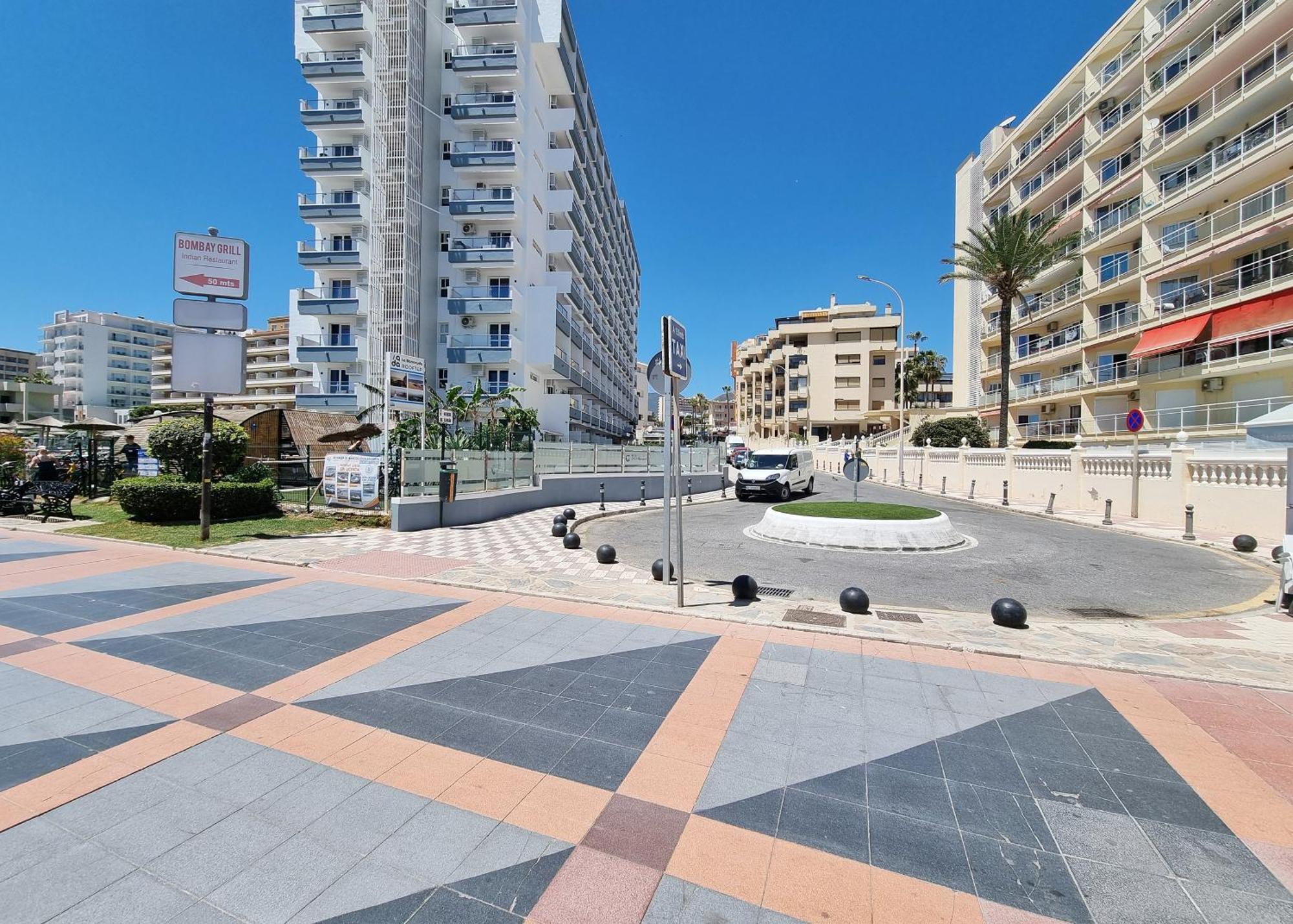 Tinoko Apartament In La Carihuela Beach Torremolinos Buitenkant foto