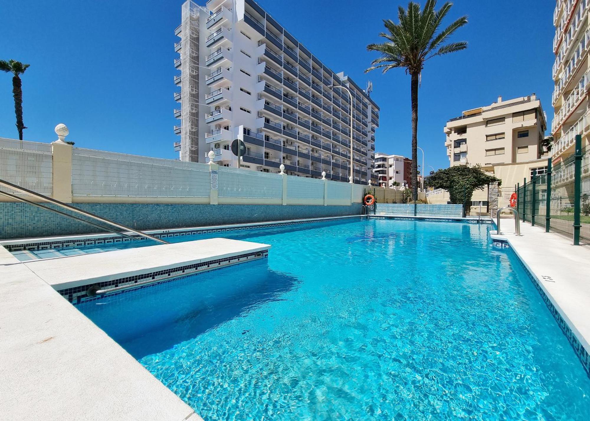 Tinoko Apartament In La Carihuela Beach Torremolinos Buitenkant foto