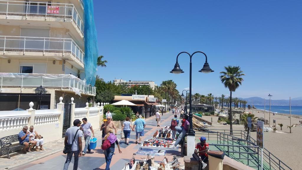 Tinoko Apartament In La Carihuela Beach Torremolinos Buitenkant foto